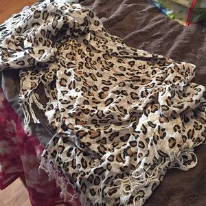 Leopard print Pashmina scarf
